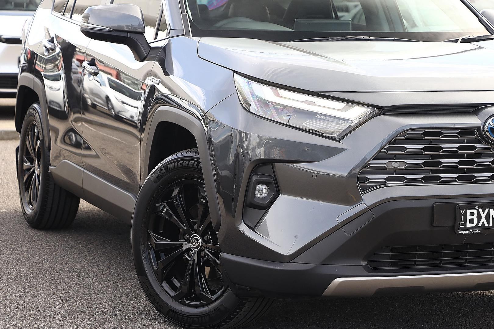 Toyota Rav4 image 2