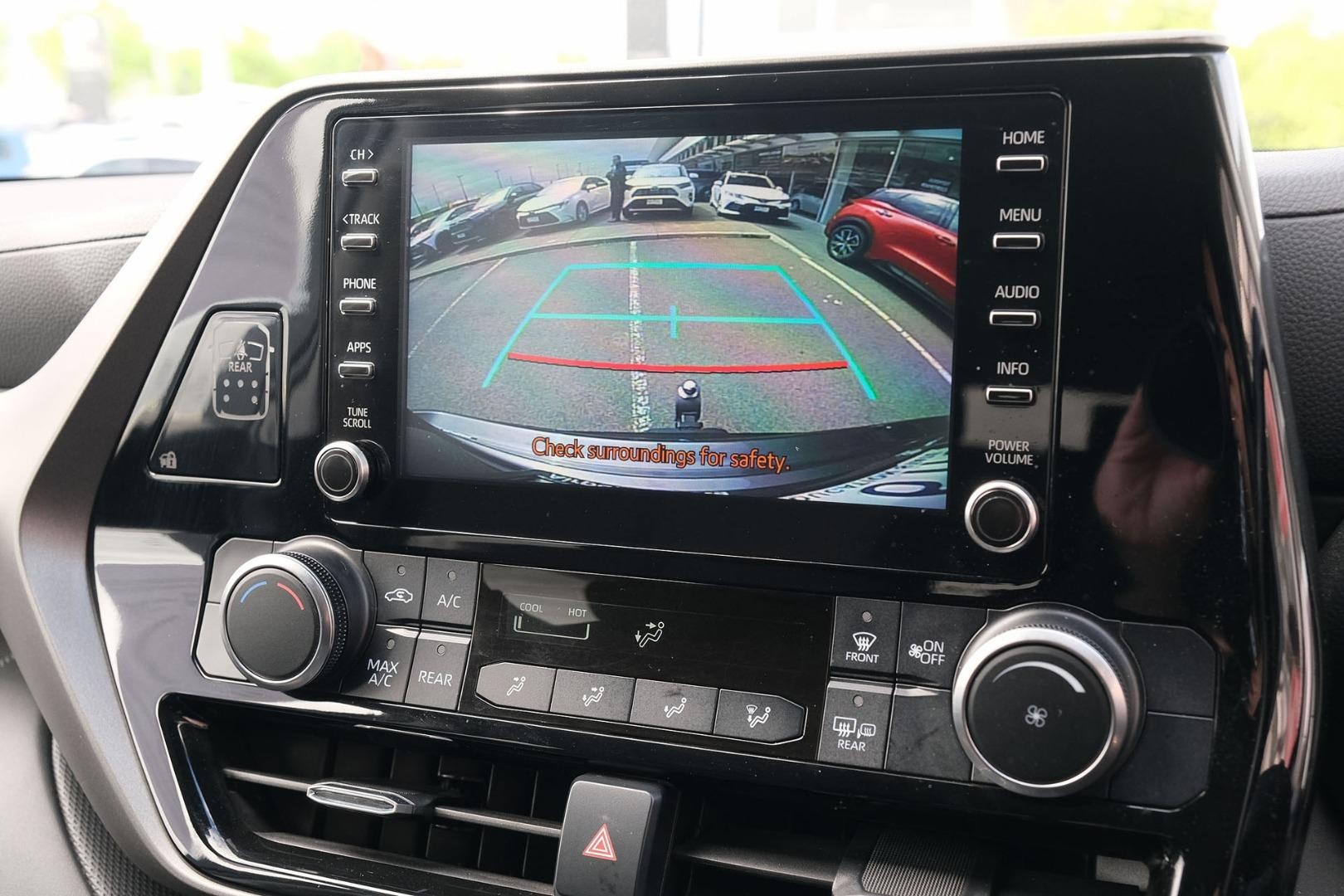 Toyota Kluger image 2