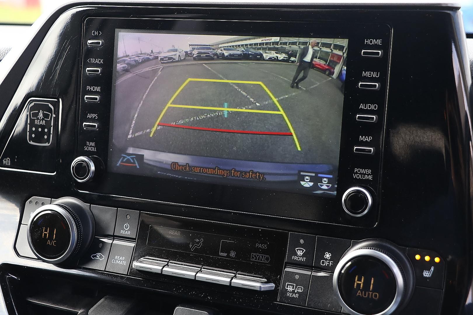 Toyota Kluger image 3
