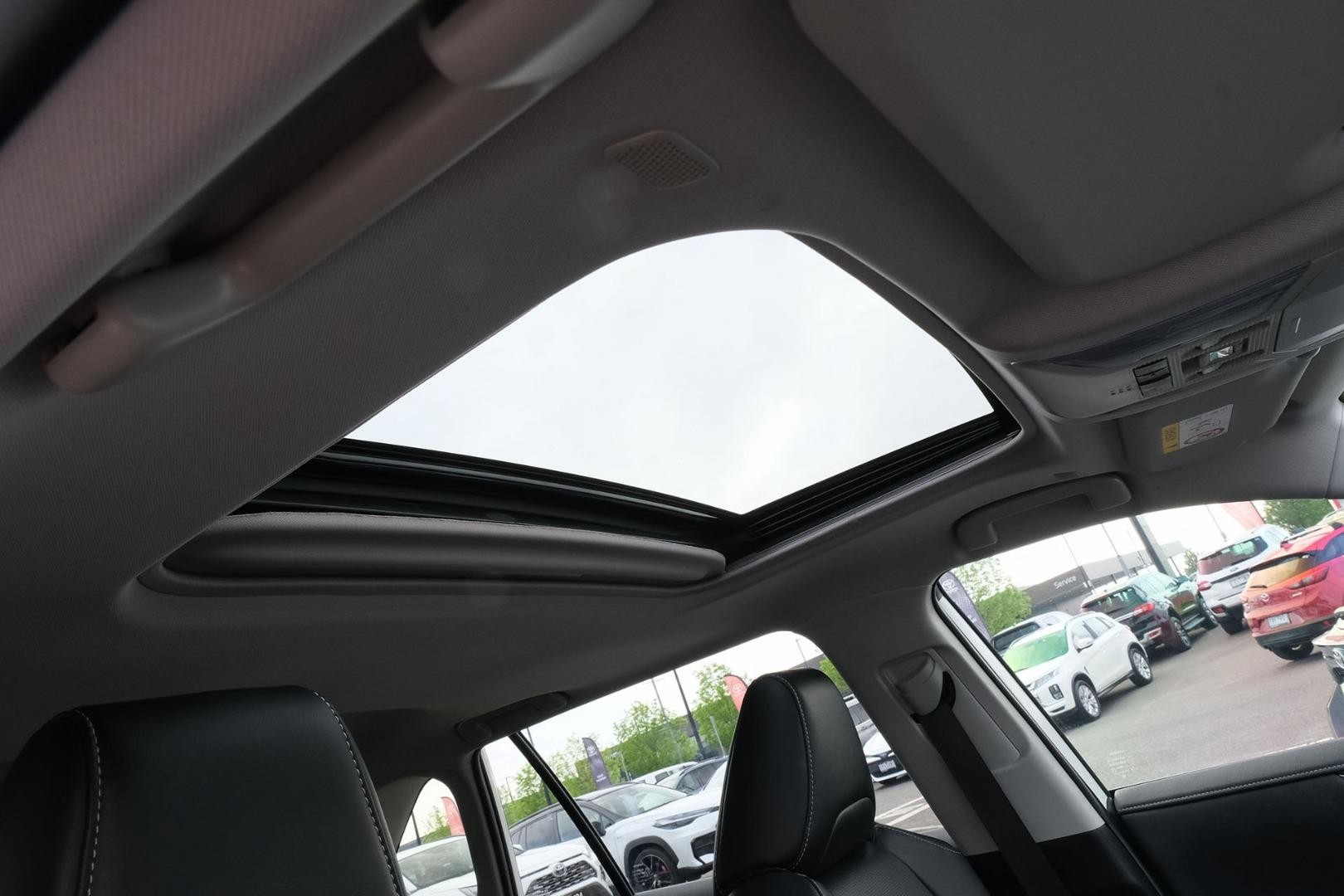 Toyota Rav4 image 3