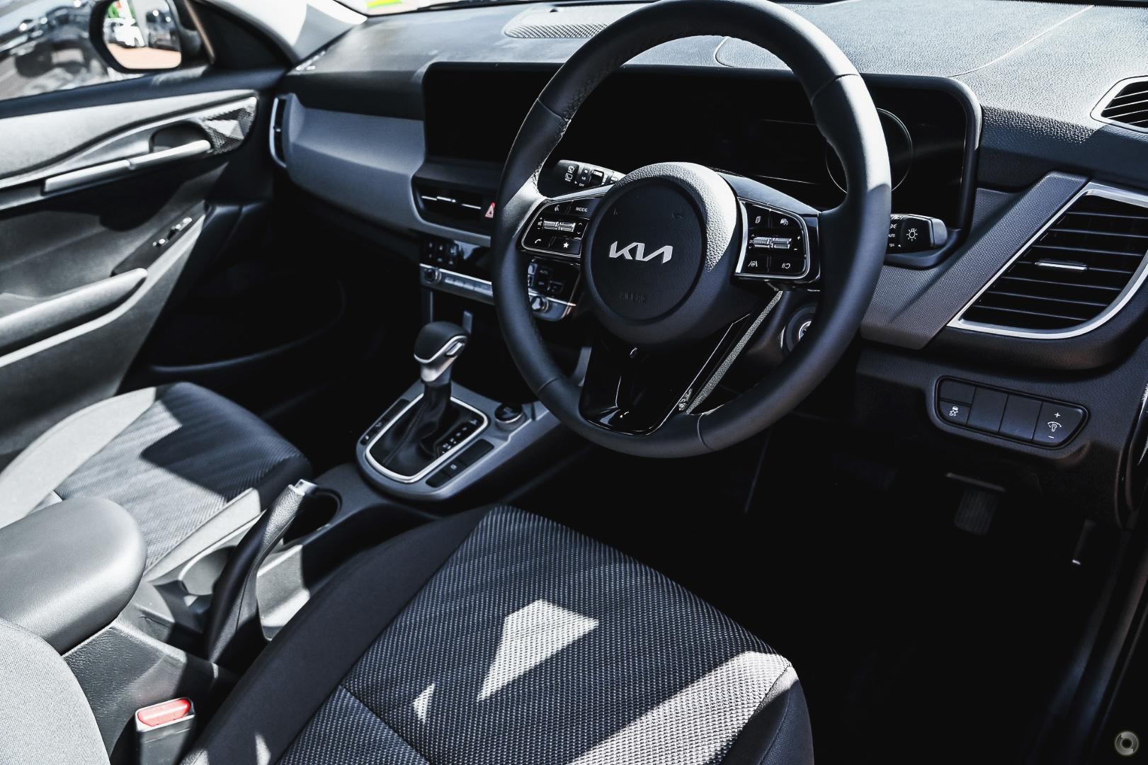 Kia Seltos image 4