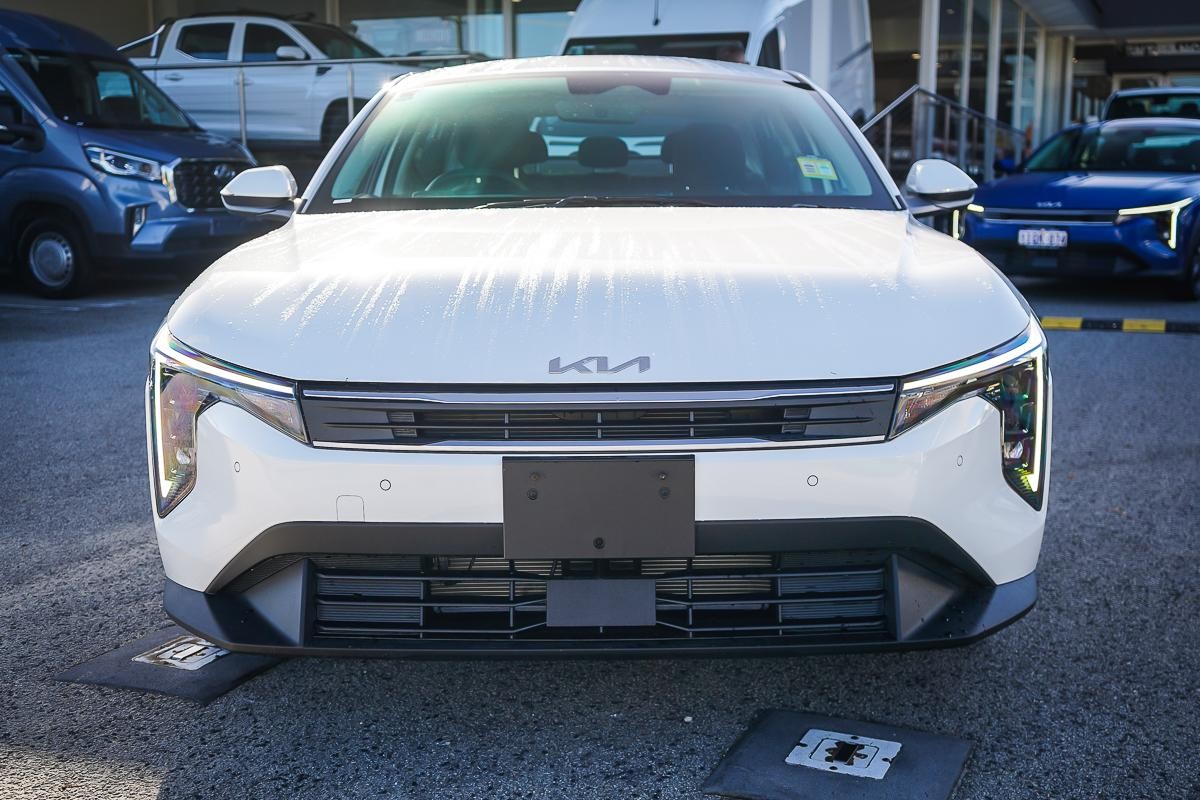 Kia K4 image 4