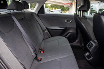 https://dvg-vehicle-assets.s3.amazonaws.com/947536/uck8amsf49u4m6mpold7xhj91.jpg