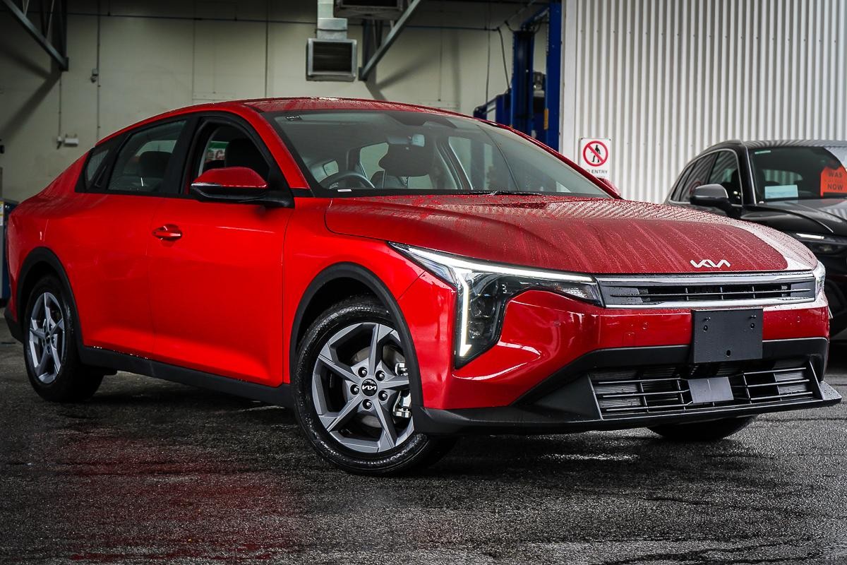 Kia K4 image 1