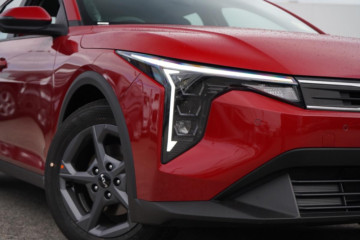 Kia K4 image 2