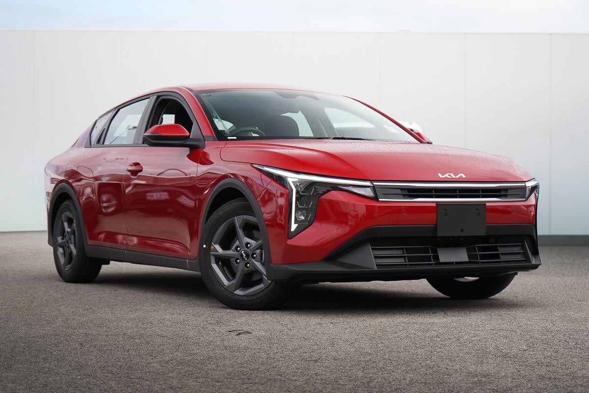 Kia K4 image 1