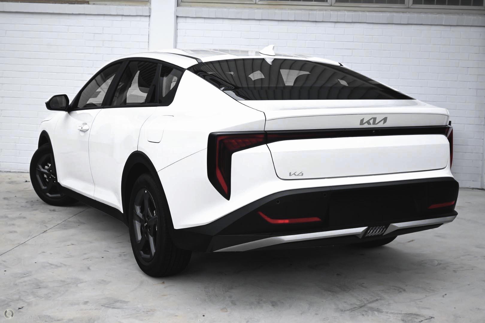 Kia K4 image 4