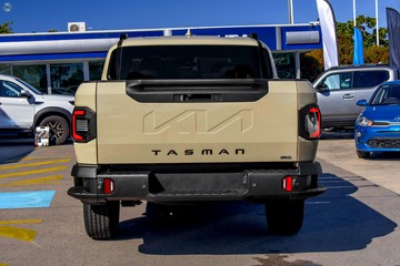 https://dvg-vehicle-assets.s3.amazonaws.com/987562/bnplh5fixkuzzah2bksf747mb.jpg
