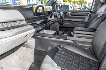 https://dvg-vehicle-assets.s3.amazonaws.com/987562/ee2bzkws6bak5u87alwh5gwt2.jpg