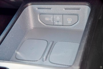 https://dvg-vehicle-assets.s3.amazonaws.com/987563/0h3s7lcv18luwf7z7ltaza1p6.jpg