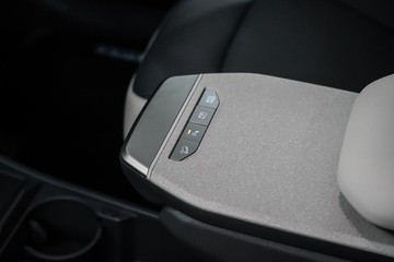 https://dvg-vehicle-assets.s3.amazonaws.com/997270/477u6pndmj2l05aydvzdhokht.jpg