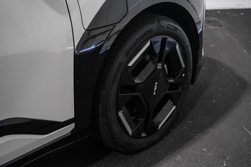 https://dvg-vehicle-assets.s3.amazonaws.com/997270/7jhduojr4far427scukb14stx.jpg