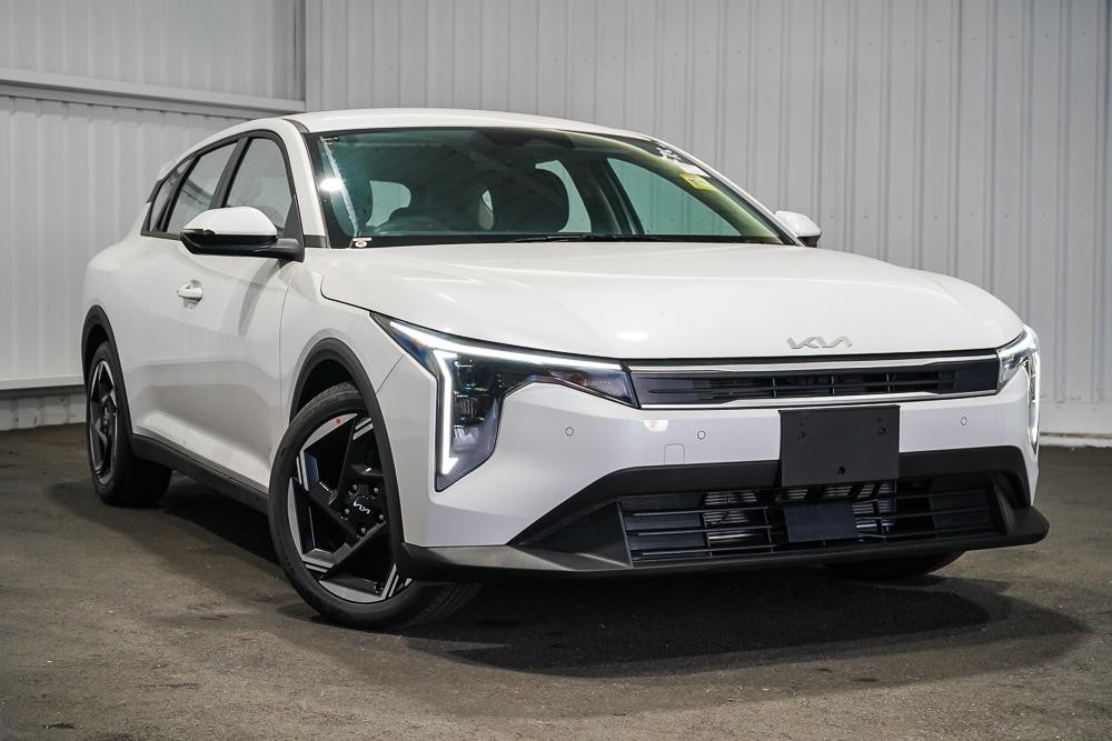 Kia K4 image 1