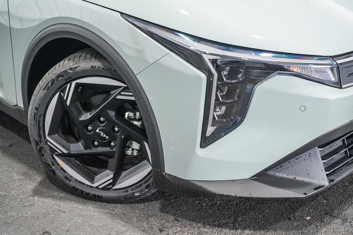 Kia K4 image 2