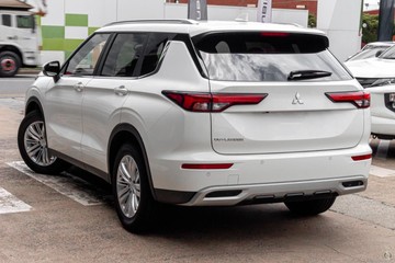 https://dvg-vehicle-assets.s3.amazonaws.com/A10002/3anc1e8tx8ld85psh826jbot2.jpg