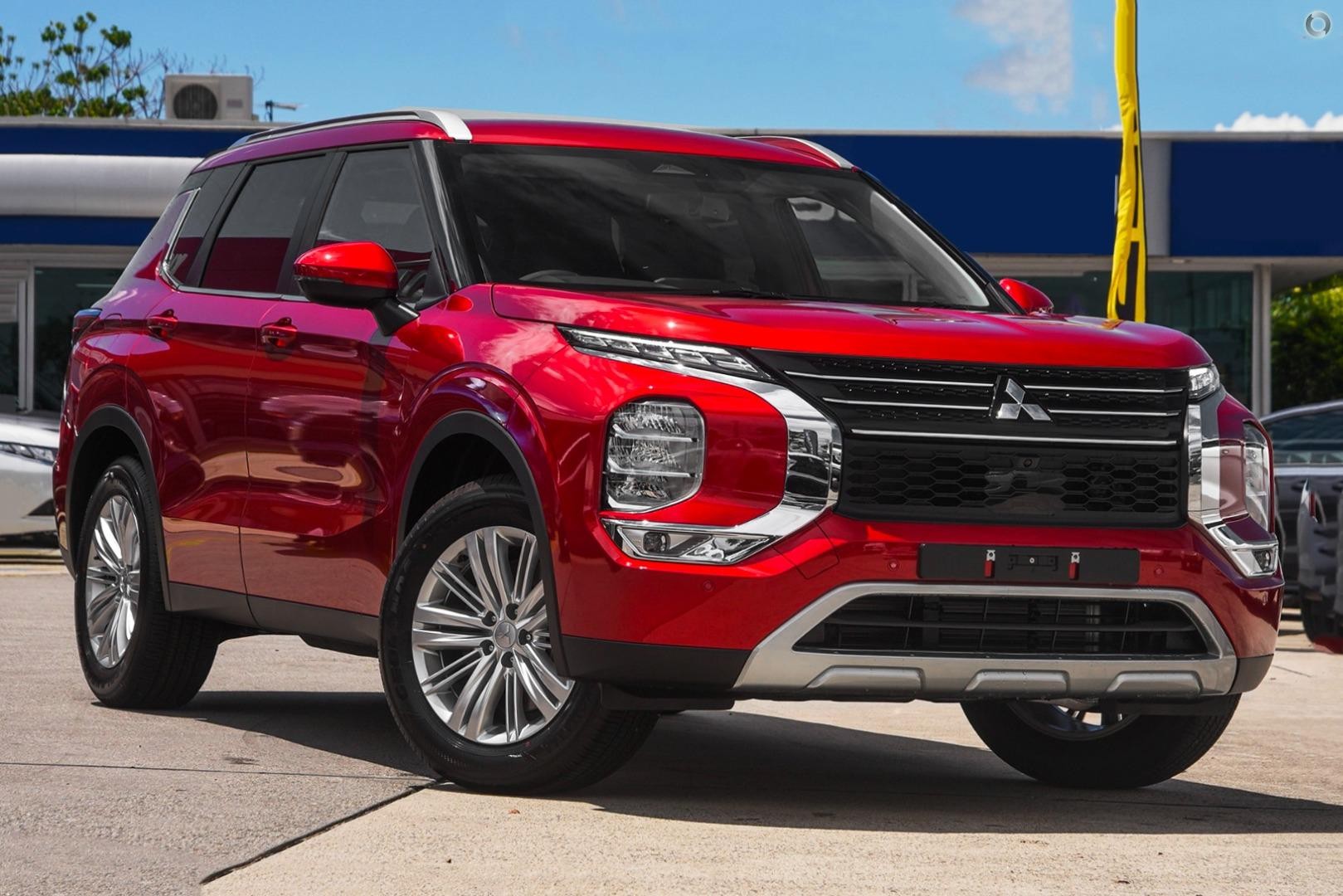 Mitsubishi Outlander image 1