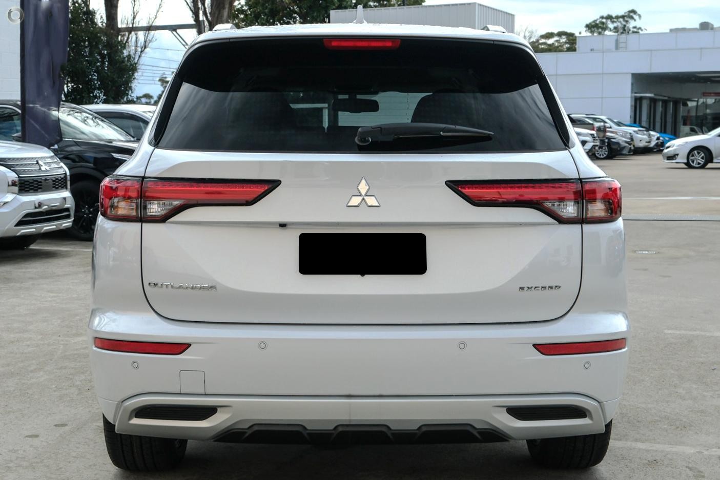 Mitsubishi Outlander image 3