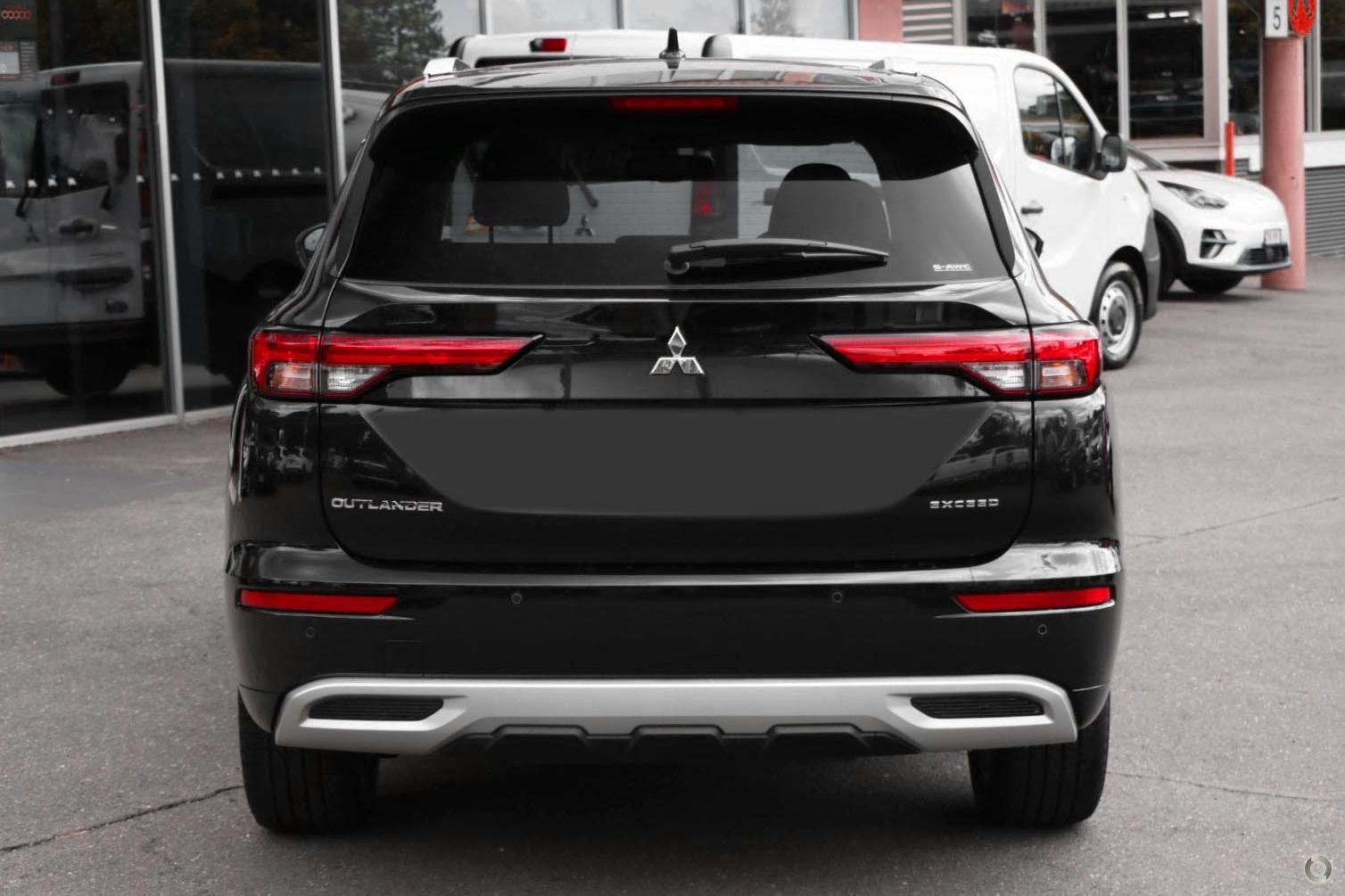 Mitsubishi Outlander image 3