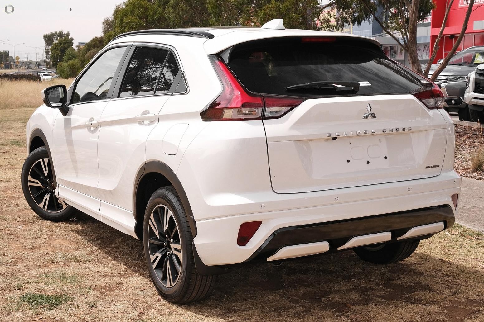 Mitsubishi Eclipse Cross image 4