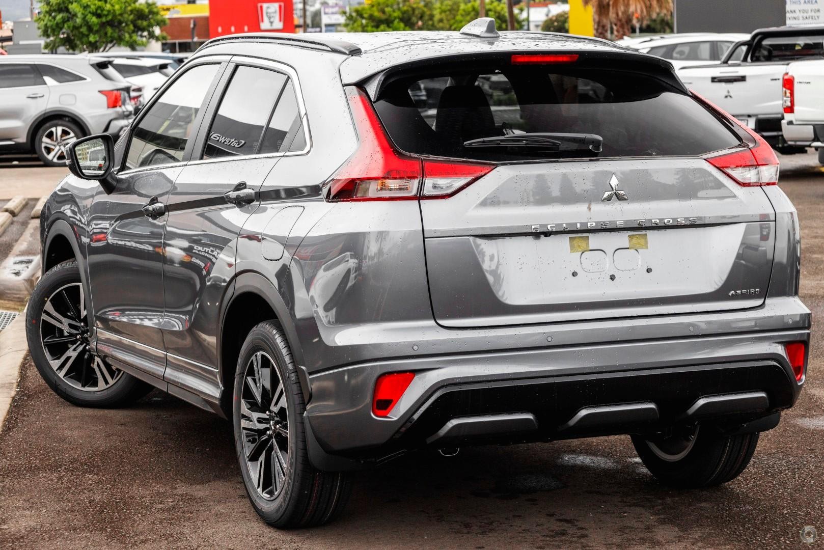 Mitsubishi Eclipse Cross image 4