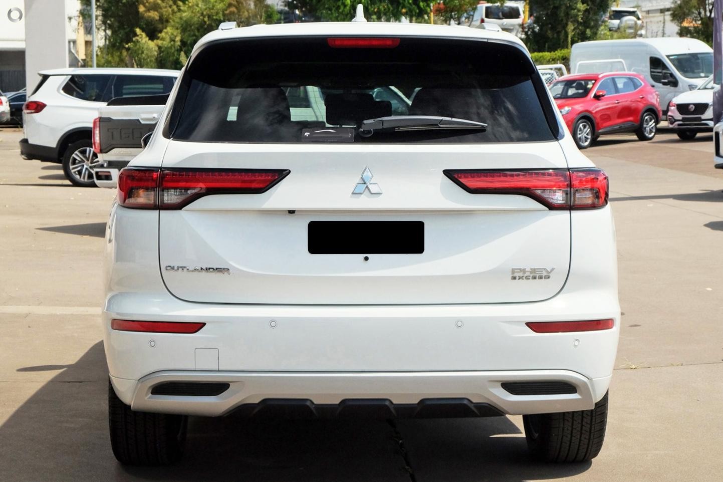 Mitsubishi Outlander image 3