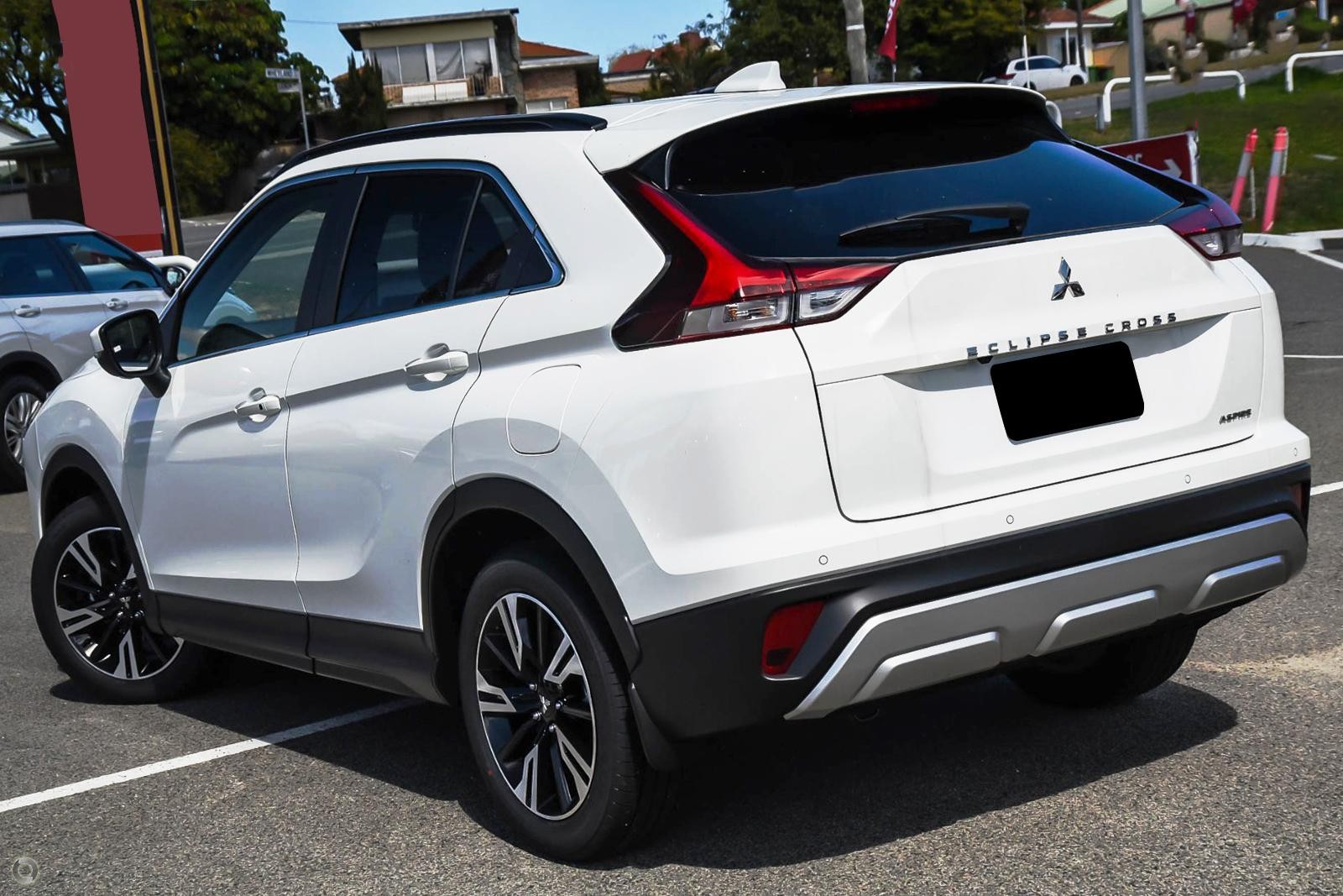 Mitsubishi Eclipse Cross image 4