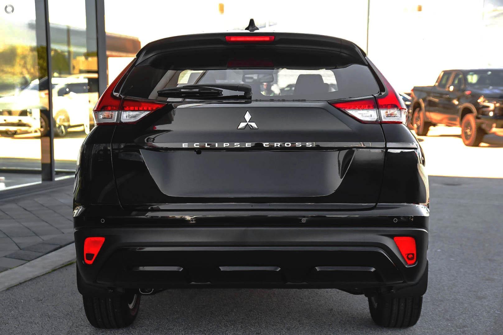 Mitsubishi Eclipse Cross image 3