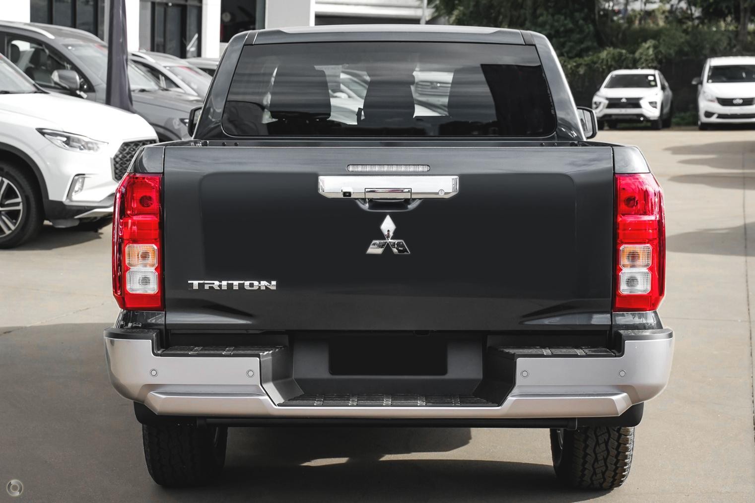 Mitsubishi Triton image 3