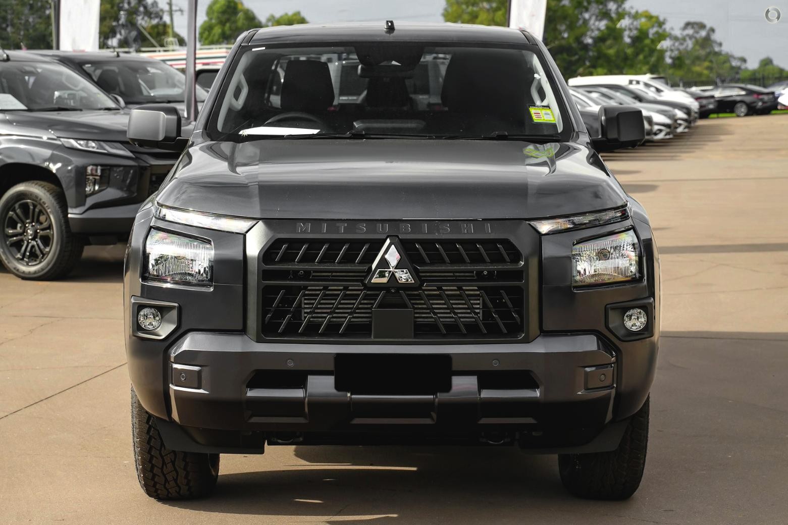 Mitsubishi Triton image 2