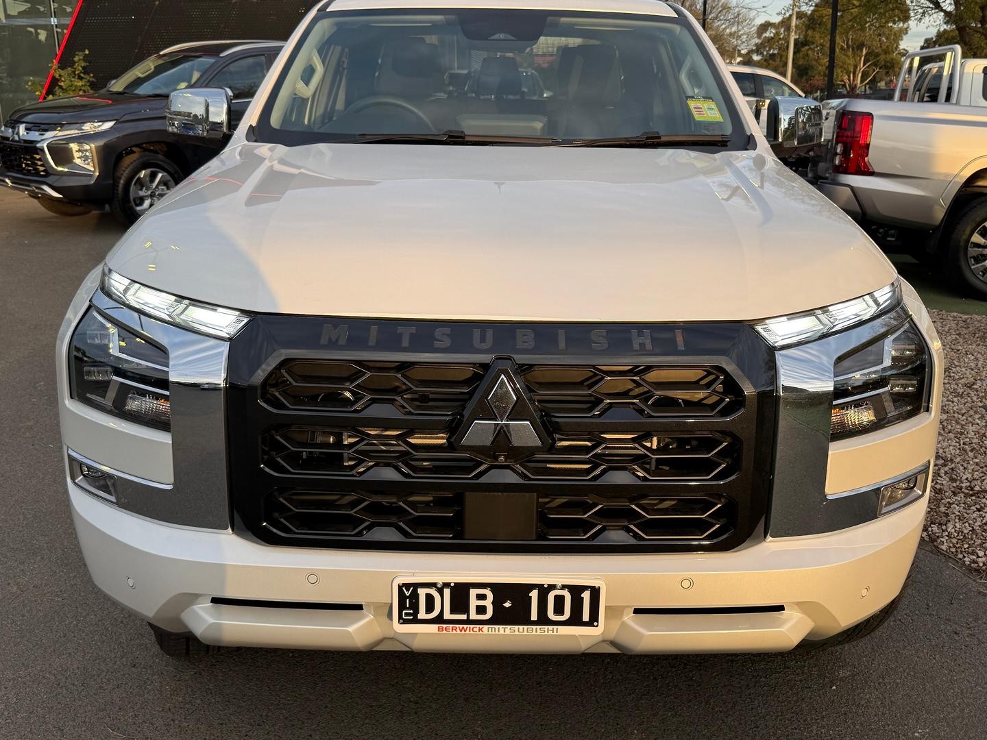 Mitsubishi Triton image 3