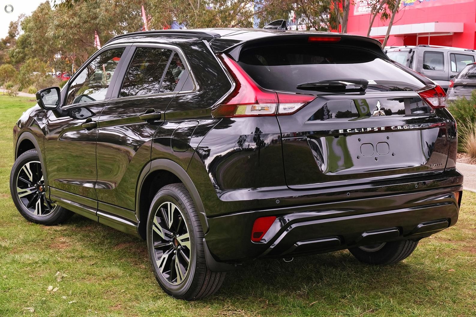 Mitsubishi Eclipse Cross image 4