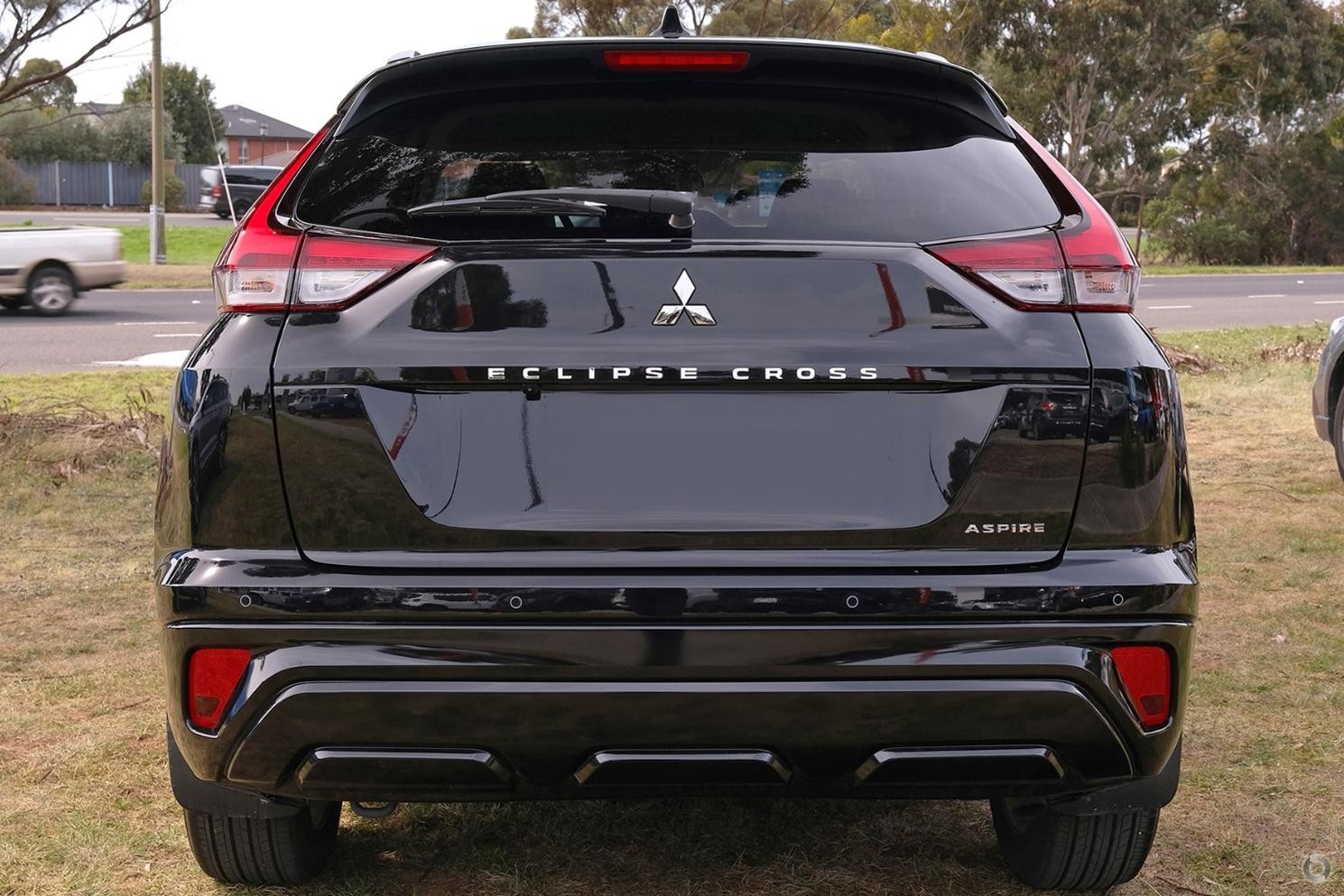 Mitsubishi Eclipse Cross image 3