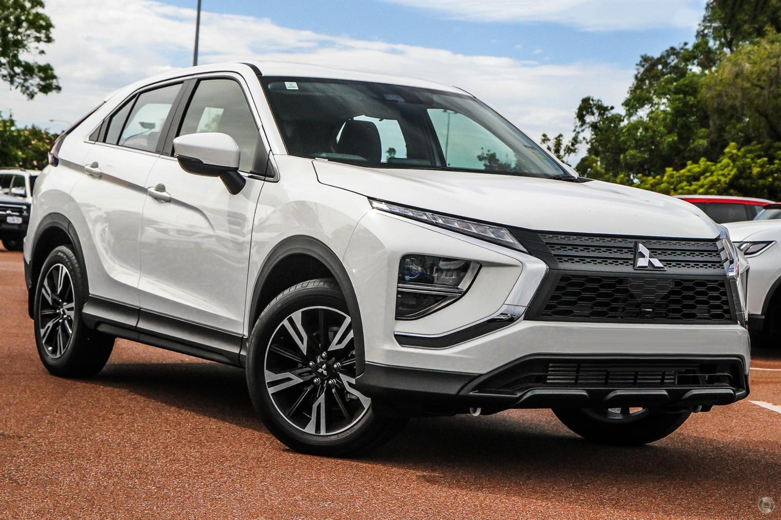 Mitsubishi Eclipse Cross image 1