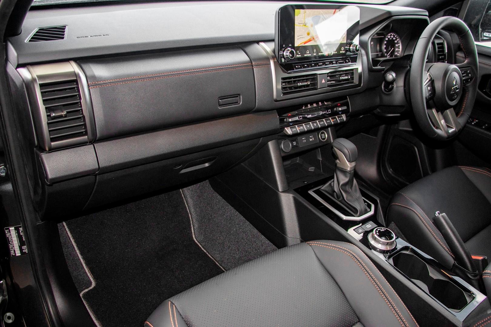 Mitsubishi Triton image 2