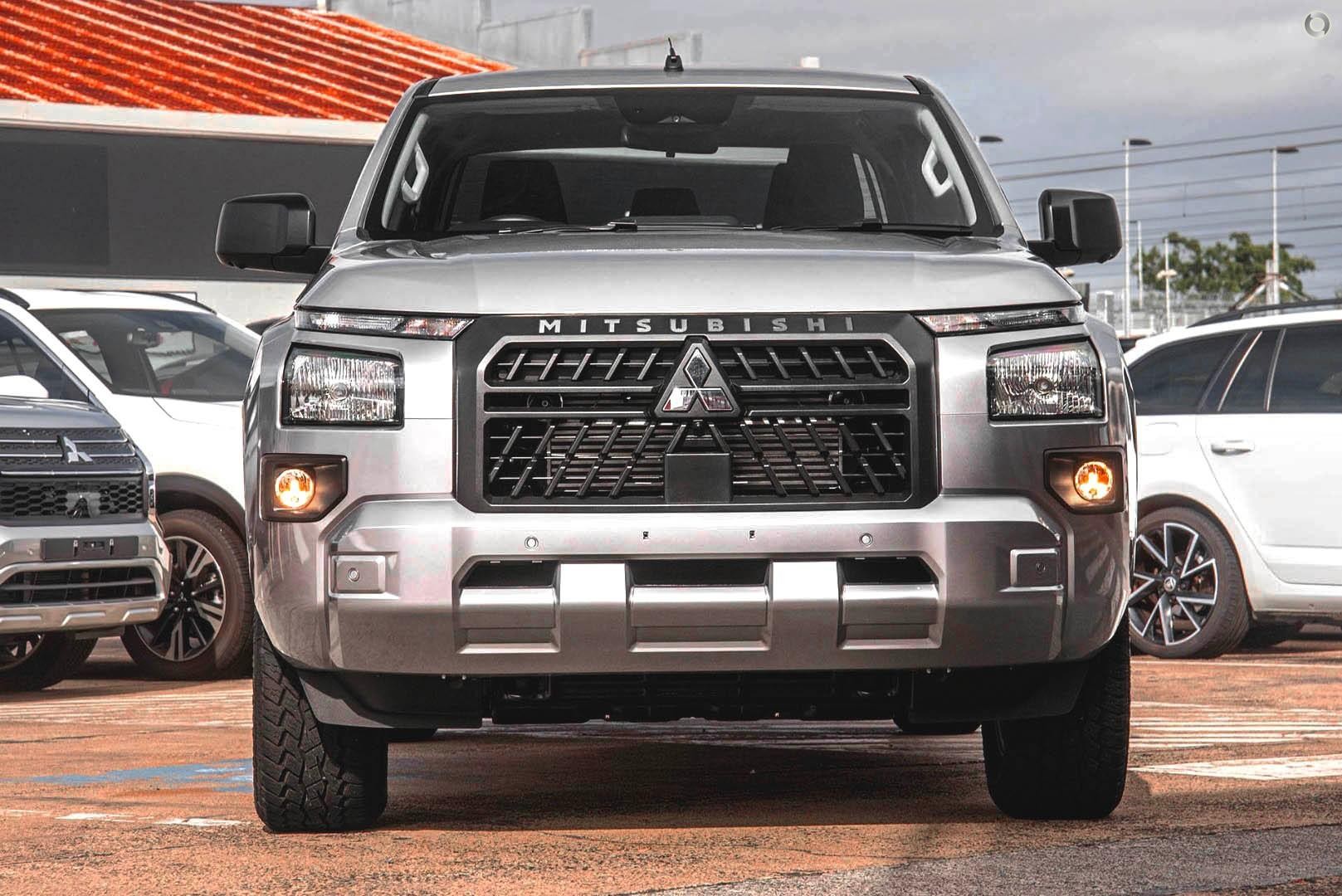 Mitsubishi Triton image 2