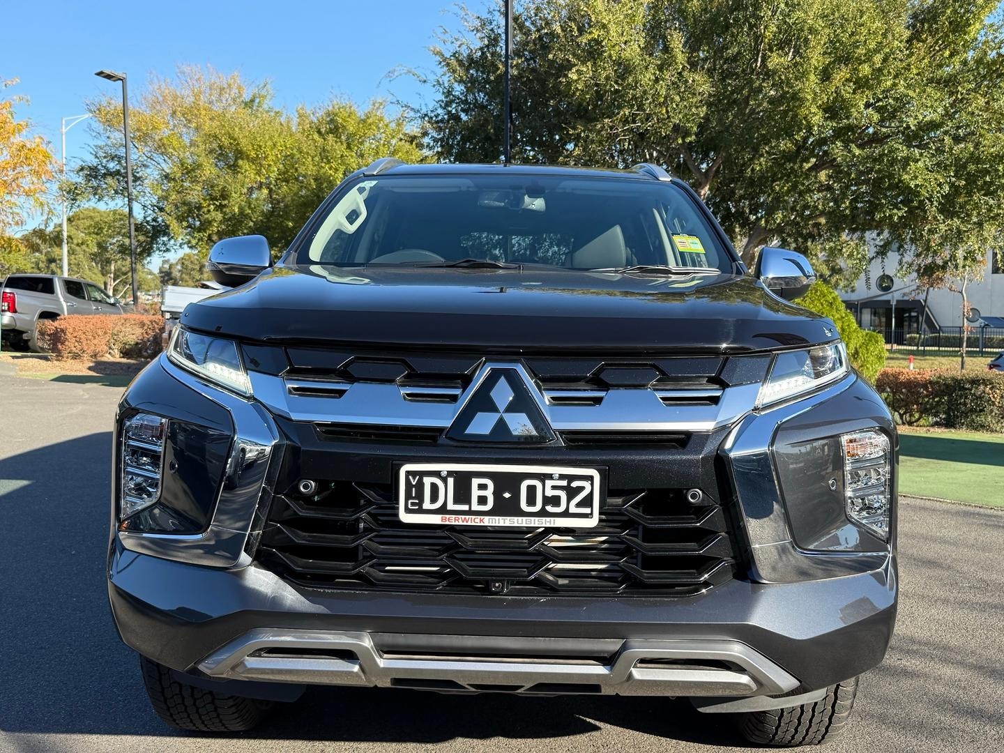 Mitsubishi Pajero Sport image 1