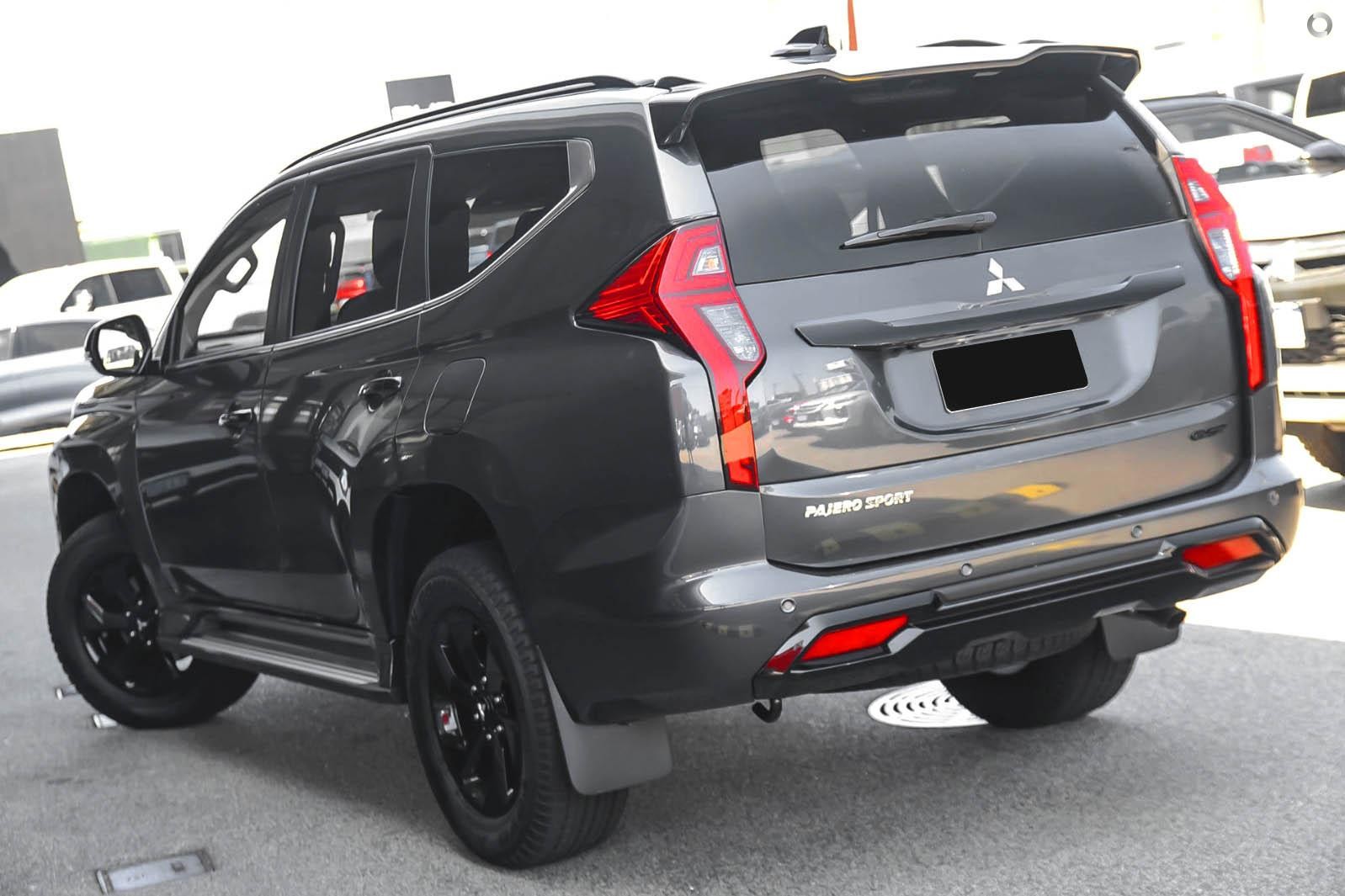Mitsubishi Pajero Sport image 4