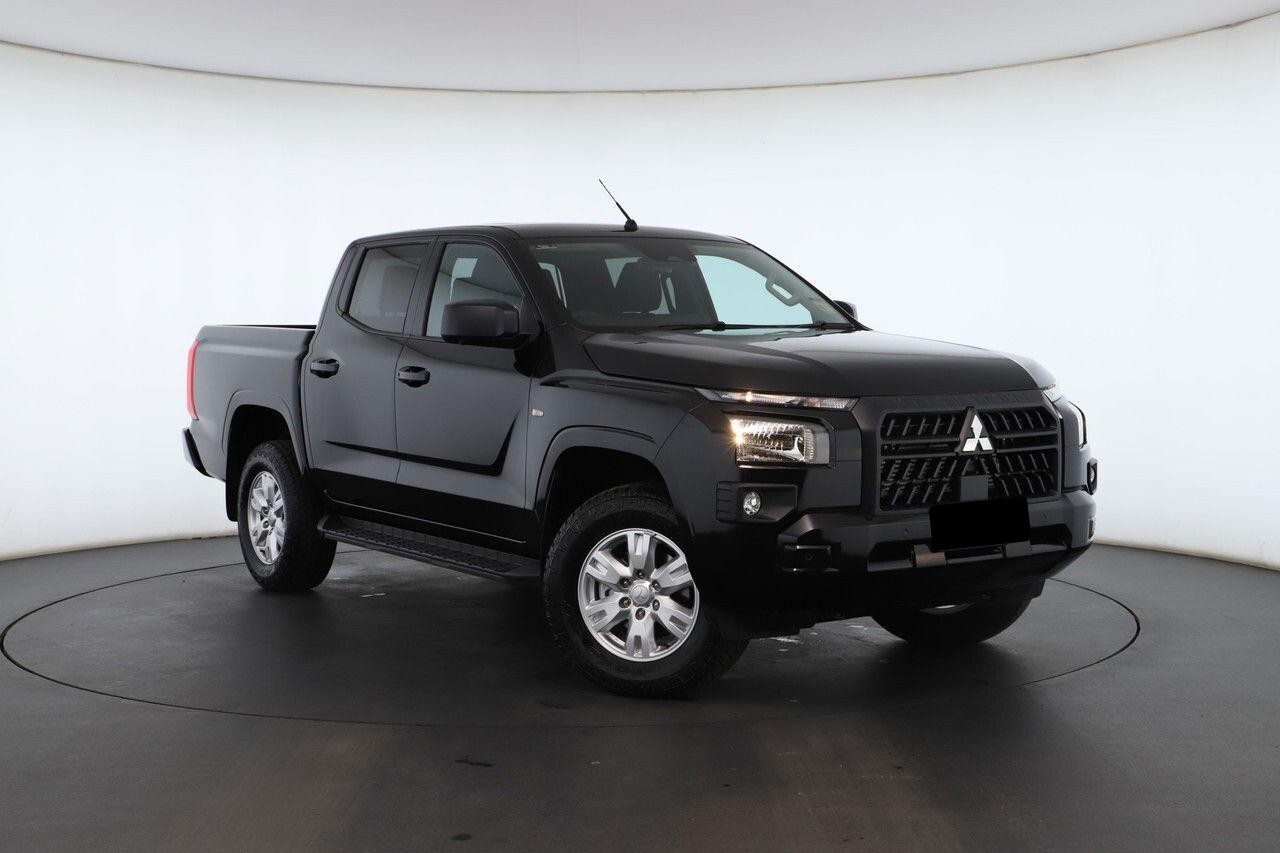 Mitsubishi Triton image 1