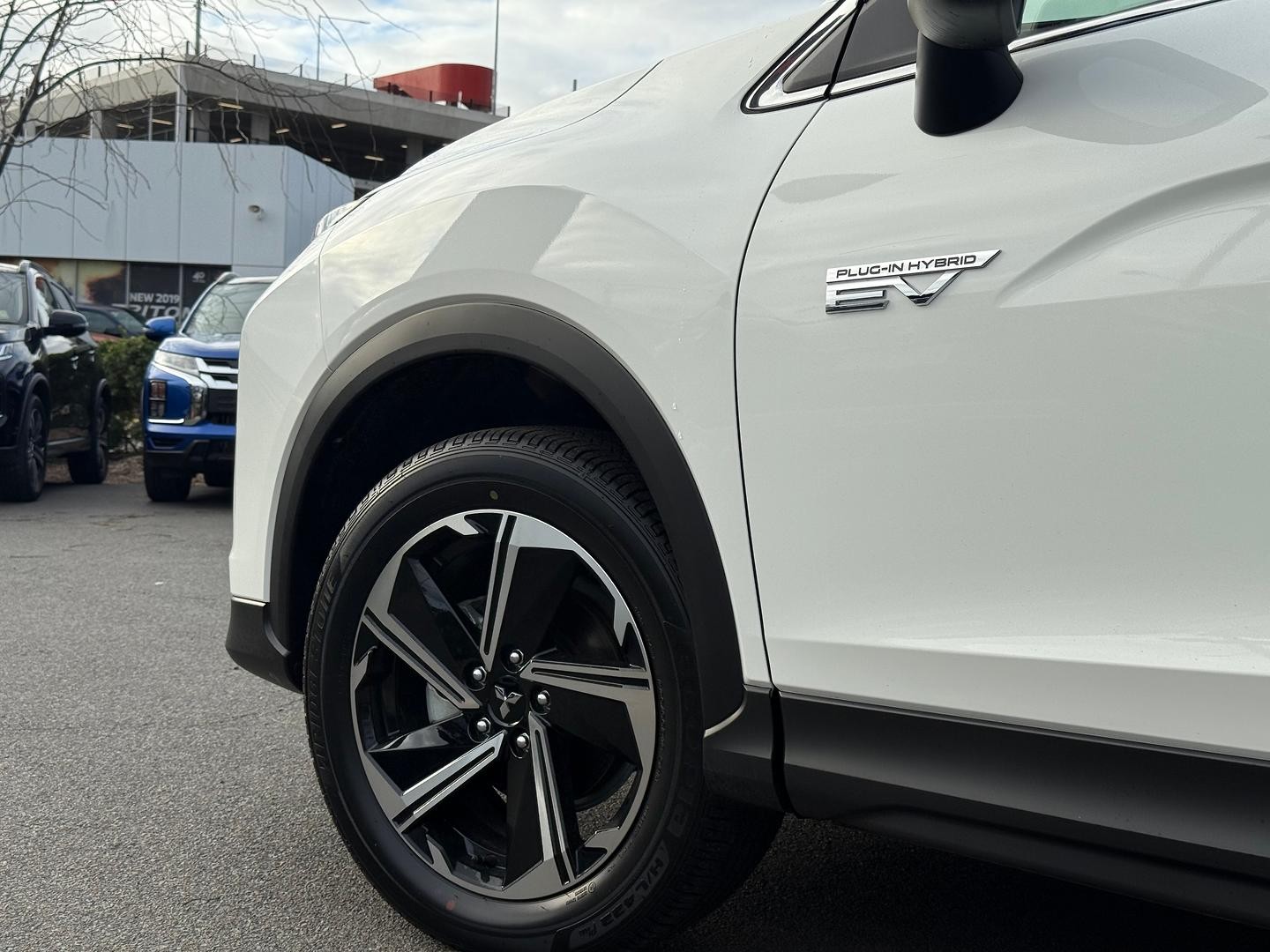 Mitsubishi Eclipse Cross image 4