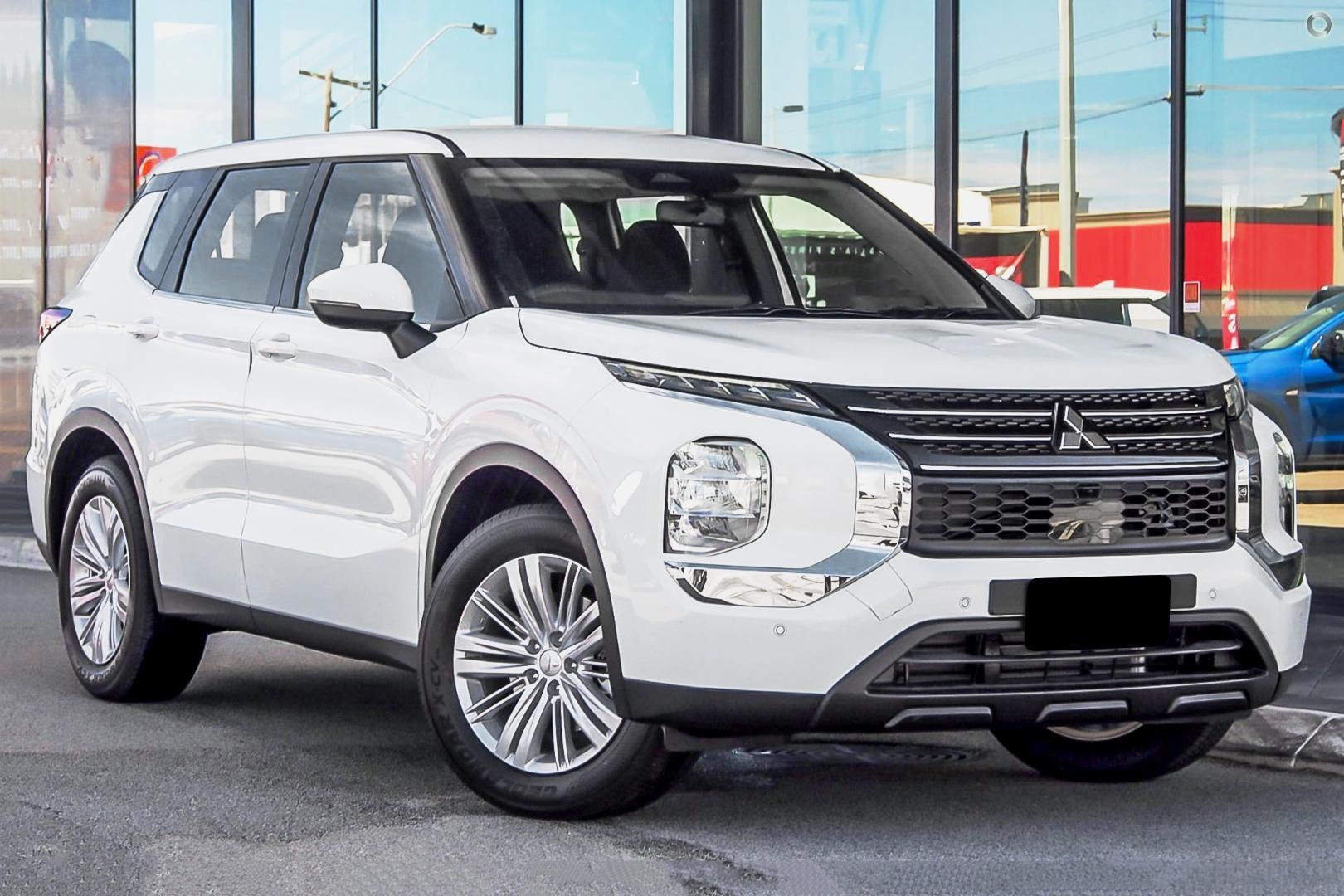 Mitsubishi Outlander image 1