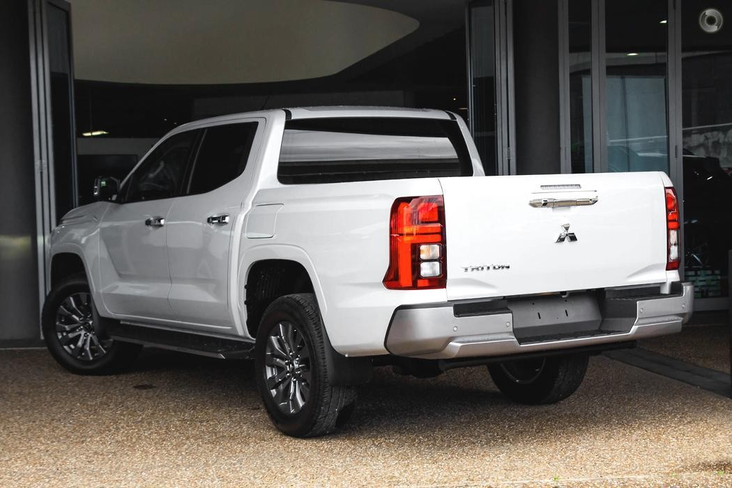 Mitsubishi Triton image 3