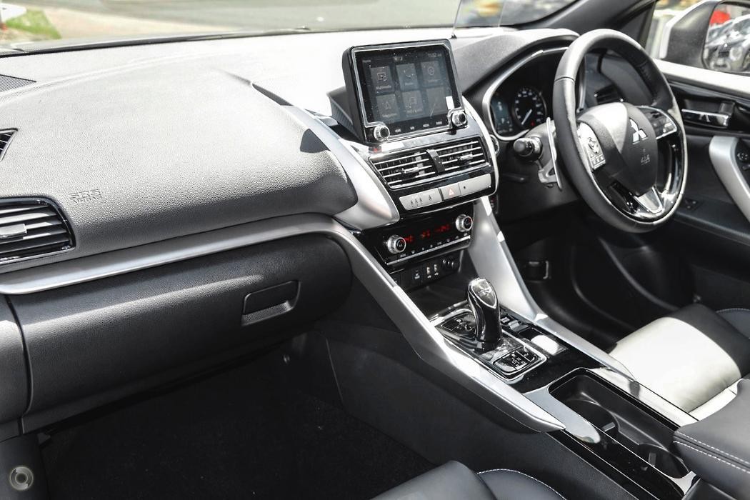 Mitsubishi Eclipse Cross image 4