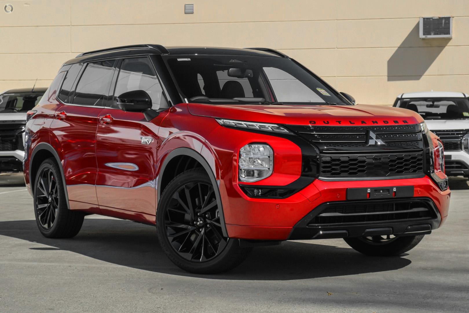 Mitsubishi Outlander image 1
