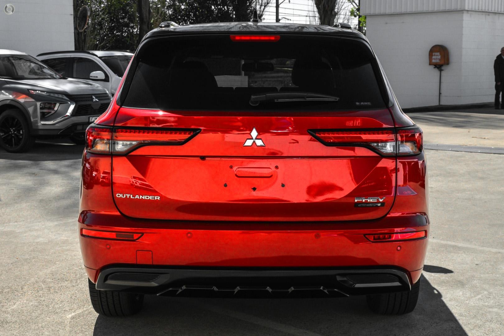 Mitsubishi Outlander image 3