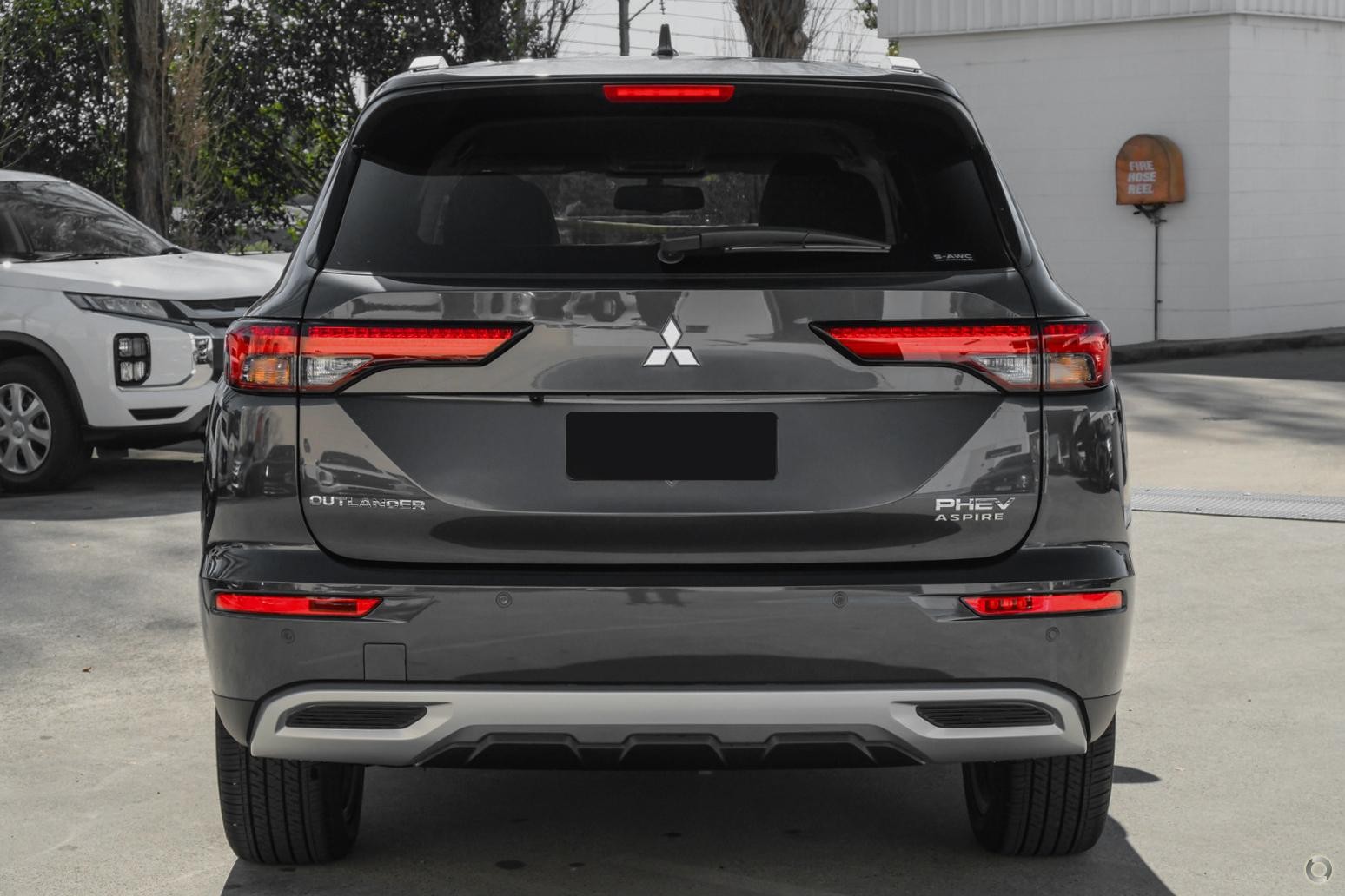 Mitsubishi Outlander image 3