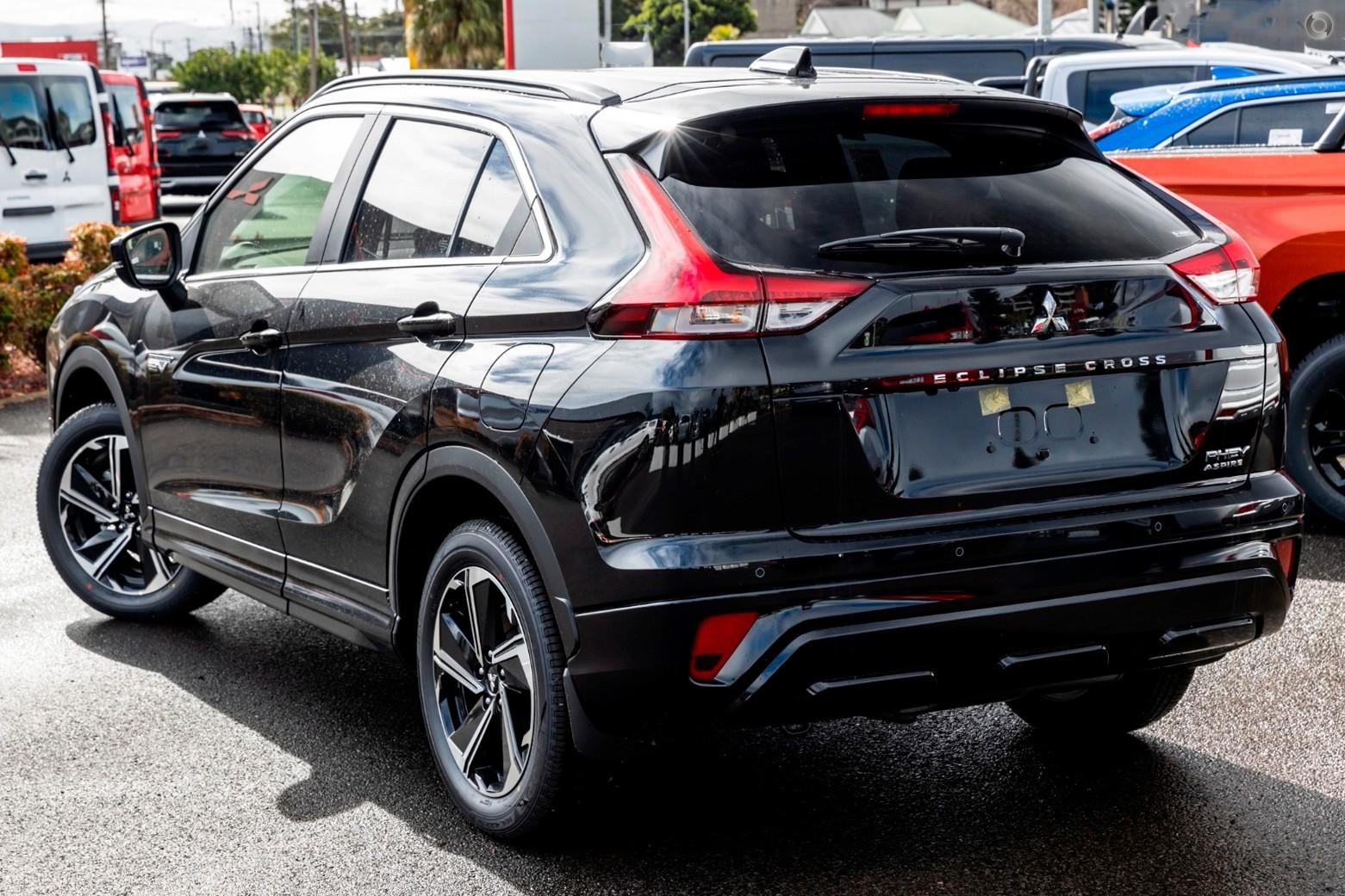 Mitsubishi Eclipse Cross image 4