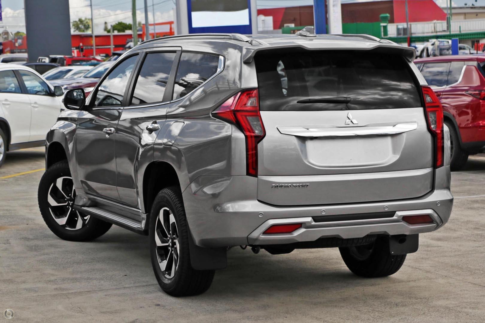 Mitsubishi Pajero Sport image 4
