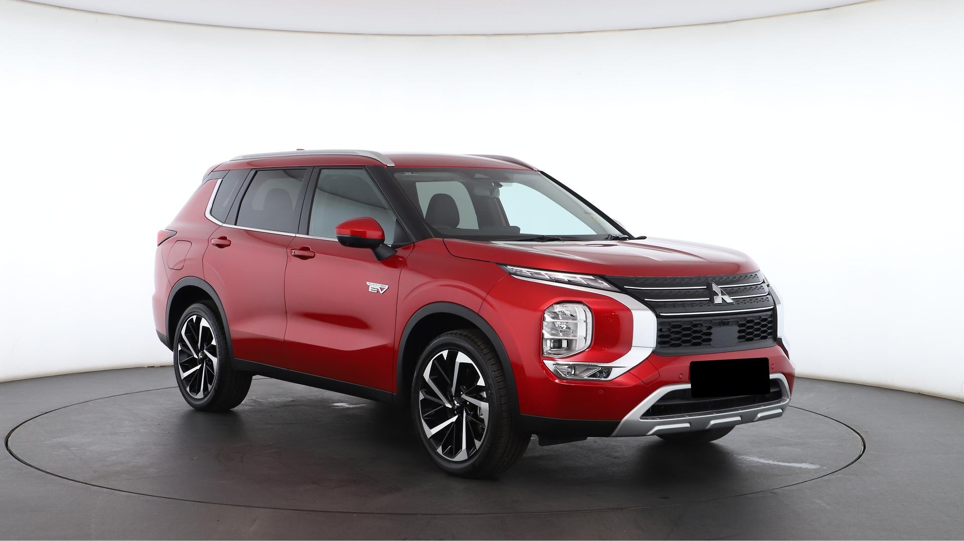 Mitsubishi Outlander image 1