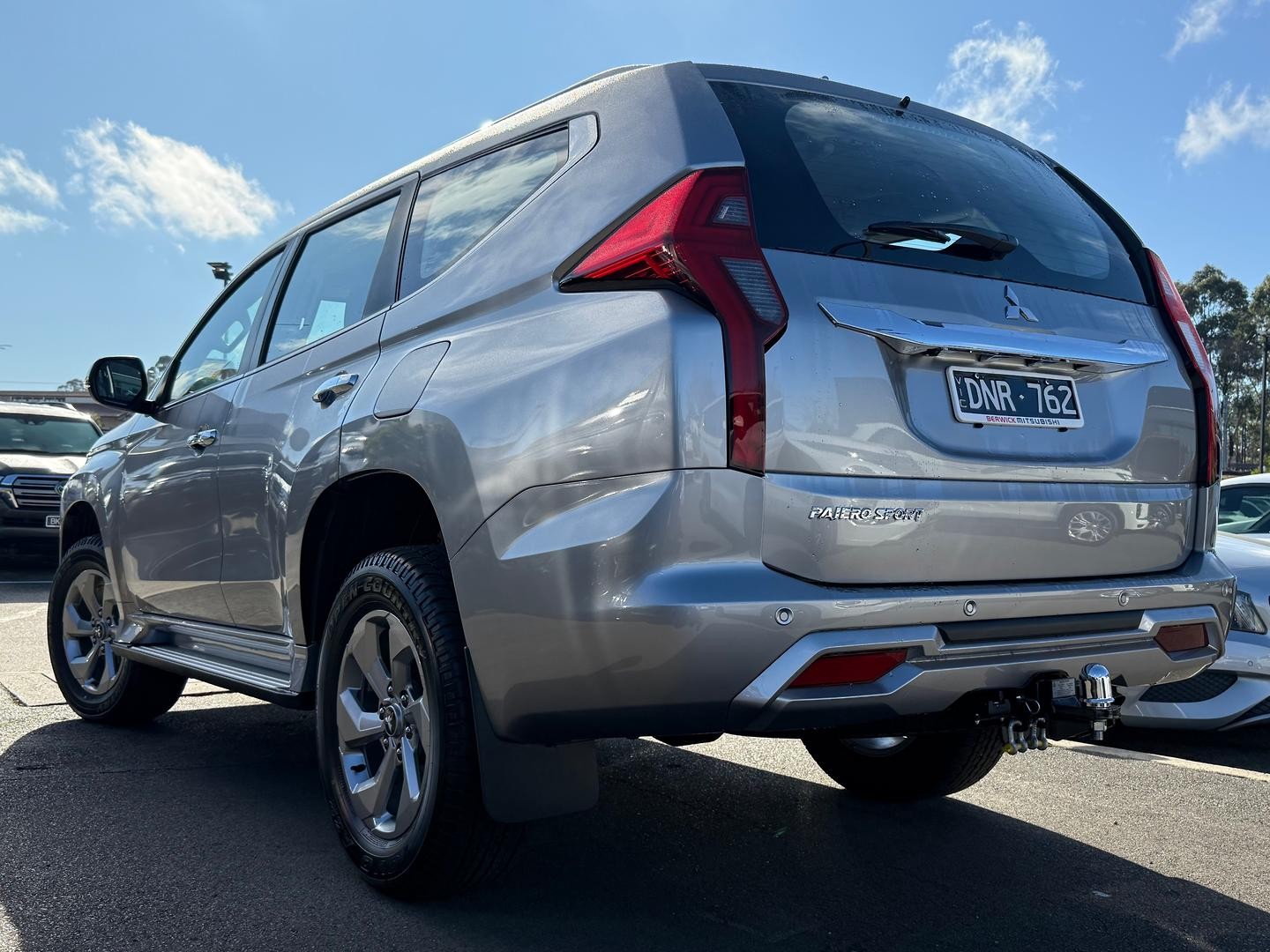 Mitsubishi Pajero Sport image 3