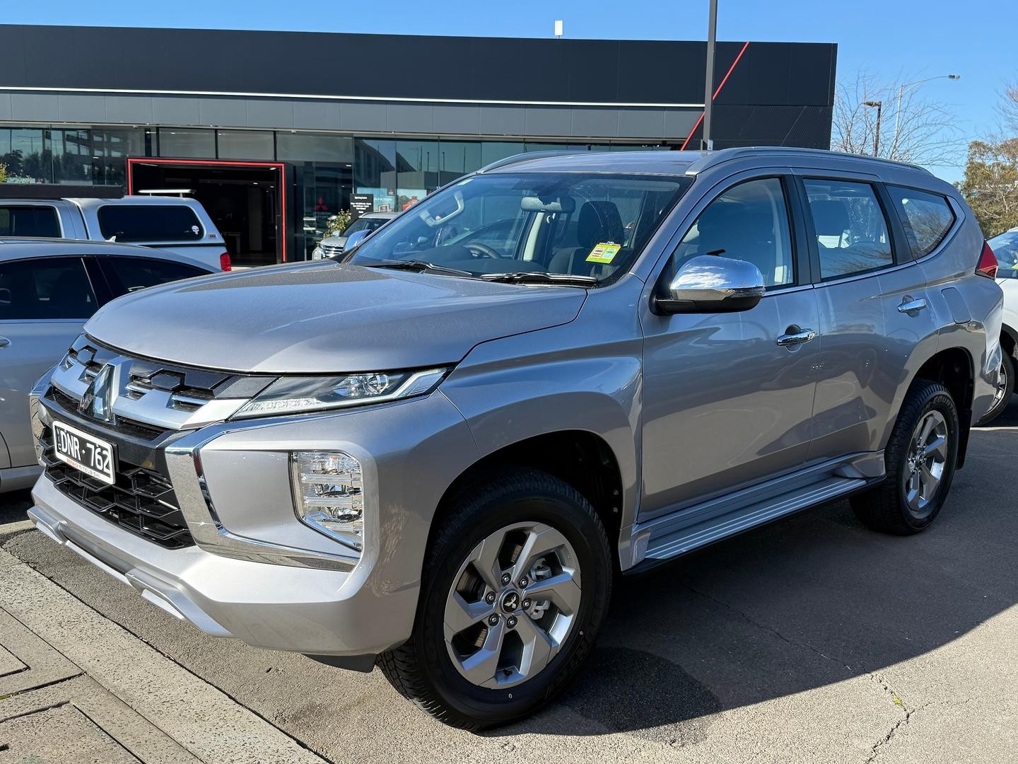 Mitsubishi Pajero Sport image 1
